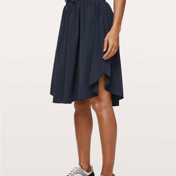 Lululemon The Everyday Skirt BASICALLY NWOT  
True Navy - Picture 4 of 6